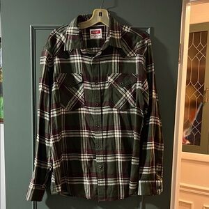 Wrangler Men's Dark Green and White Plaid Shirt